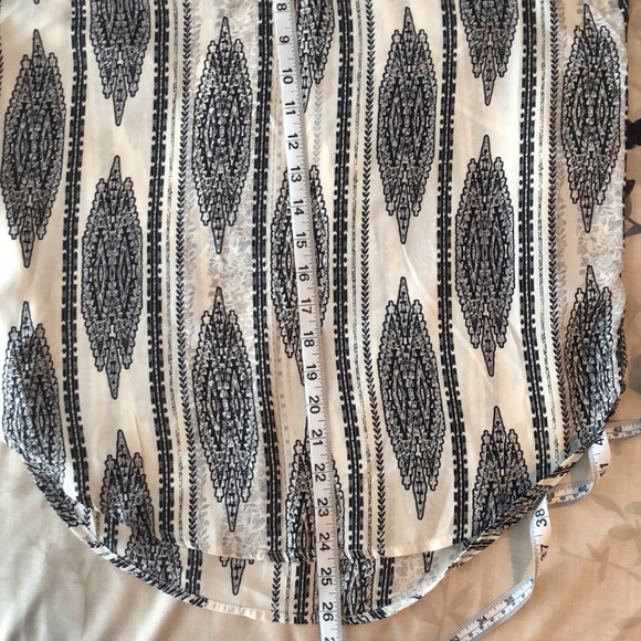 🌻5/$35🌻 Rewind | Mixed Media Black and Cream Boho Top - Picture 3 of 6